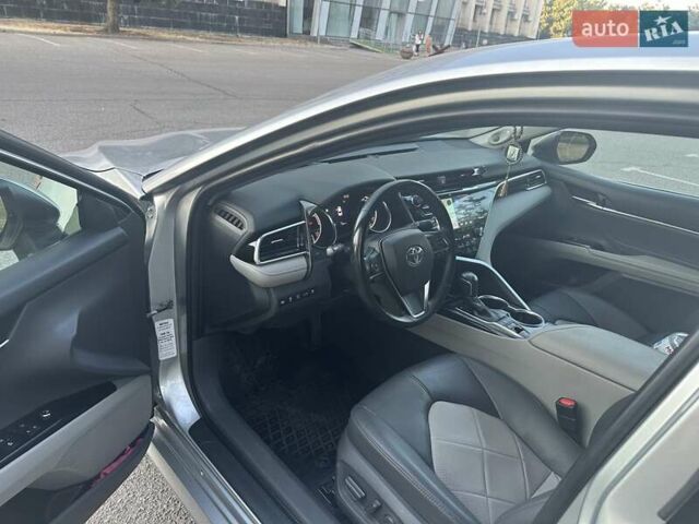 Серый Тойота Камри, объемом двигателя 2.49 л и пробегом 110 тыс. км за 21500 $, фото 15 на Automoto.ua