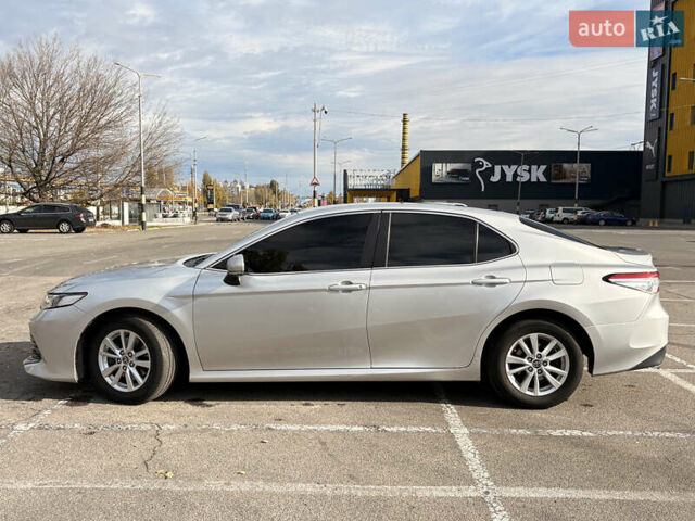 Серый Тойота Камри, объемом двигателя 2.49 л и пробегом 235 тыс. км за 21300 $, фото 7 на Automoto.ua