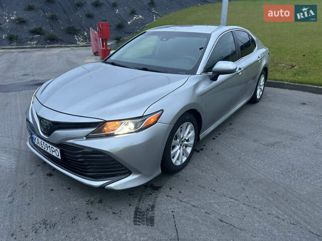 Серый Тойота Камри, объемом двигателя 2.49 л и пробегом 194 тыс. км за 16900 $, фото 4 на Automoto.ua