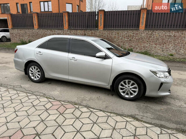 Серый Тойота Камри, объемом двигателя 2.49 л и пробегом 161 тыс. км за 16900 $, фото 4 на Automoto.ua