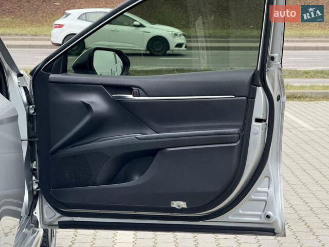 Сірий Тойота Камрі, об'ємом двигуна 2.49 л та пробігом 220 тис. км за 17700 $, фото 22 на Automoto.ua