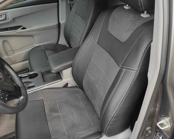 Серый Тойота Камри, объемом двигателя 2.5 л и пробегом 120 тыс. км за 13300 $, фото 5 на Automoto.ua