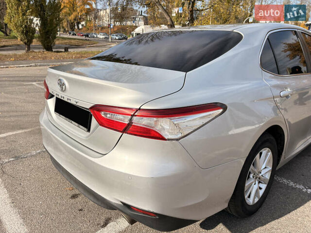 Серый Тойота Камри, объемом двигателя 2.49 л и пробегом 235 тыс. км за 21300 $, фото 17 на Automoto.ua