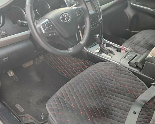 Сірий Тойота Камрі, об'ємом двигуна 2.49 л та пробігом 180 тис. км за 16300 $, фото 4 на Automoto.ua