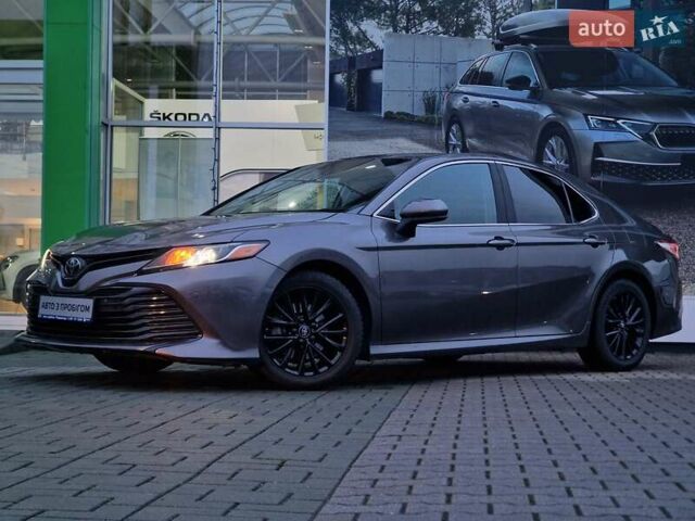Сірий Тойота Камрі, об'ємом двигуна 2.49 л та пробігом 117 тис. км за 16678 $, фото 1 на Automoto.ua
