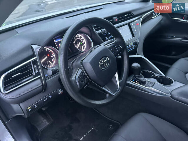 Серый Тойота Камри, объемом двигателя 2.49 л и пробегом 194 тыс. км за 16900 $, фото 14 на Automoto.ua