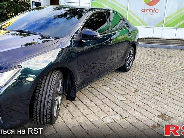 Серый Тойота Камри, объемом двигателя 2.5 л и пробегом 112 тыс. км за 17500 $, фото 2 на Automoto.ua