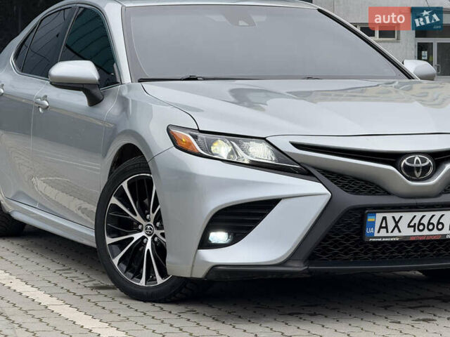 Сірий Тойота Камрі, об'ємом двигуна 2.49 л та пробігом 220 тис. км за 17700 $, фото 18 на Automoto.ua