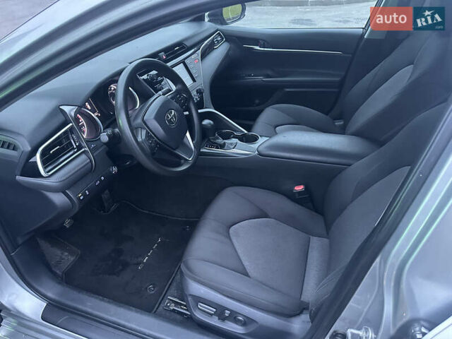 Серый Тойота Камри, объемом двигателя 2.49 л и пробегом 194 тыс. км за 16900 $, фото 9 на Automoto.ua