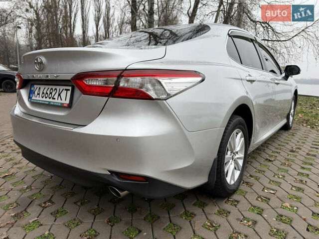 Серый Тойота Камри, объемом двигателя 2.49 л и пробегом 119 тыс. км за 20500 $, фото 15 на Automoto.ua