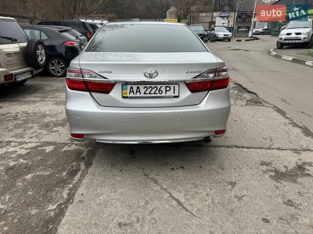Сірий Тойота Камрі, об'ємом двигуна 2.49 л та пробігом 169 тис. км за 18000 $, фото 2 на Automoto.ua