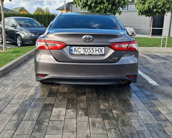 Тойота Камри 2017 в Луцке на Automoto.ua Серый Тойота Камри, объемом двигателя 2.49 л и пробегом 166 тыс. км за 18500 $, фото 6 на Automoto.ua