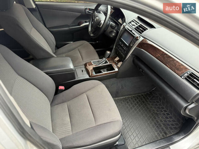 Серый Тойота Камри, объемом двигателя 2.49 л и пробегом 161 тыс. км за 16900 $, фото 8 на Automoto.ua