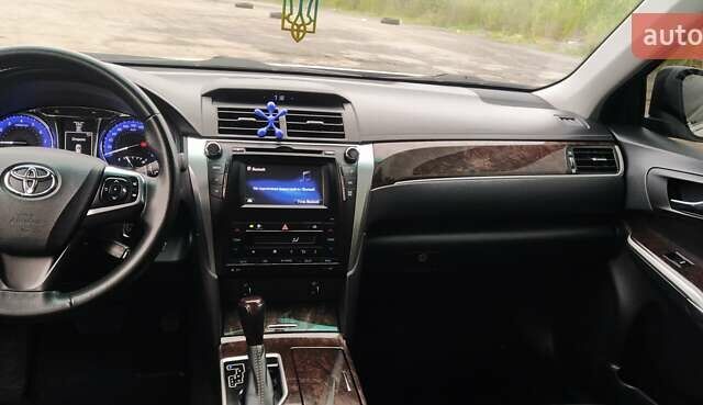 Серый Тойота Камри, объемом двигателя 2.49 л и пробегом 214 тыс. км за 18500 $, фото 13 на Automoto.ua