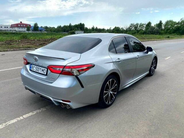 Серый Тойота Камри, объемом двигателя 2.5 л и пробегом 113 тыс. км за 19500 $, фото 2 на Automoto.ua