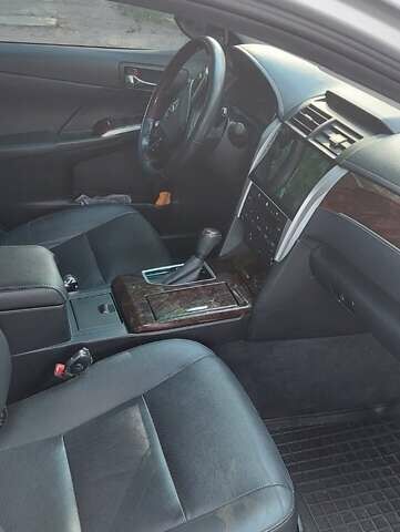 Серый Тойота Камри, объемом двигателя 2.5 л и пробегом 105 тыс. км за 21800 $, фото 19 на Automoto.ua