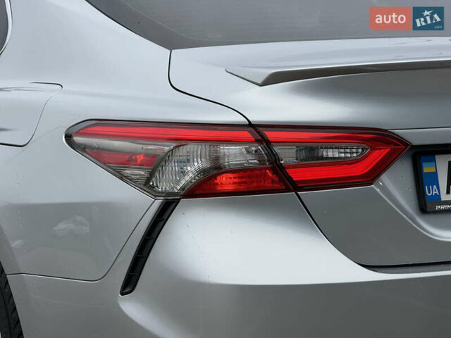 Сірий Тойота Камрі, об'ємом двигуна 2.49 л та пробігом 220 тис. км за 17700 $, фото 8 на Automoto.ua