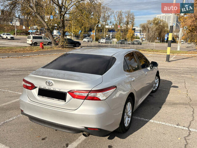 Серый Тойота Камри, объемом двигателя 2.49 л и пробегом 235 тыс. км за 21300 $, фото 13 на Automoto.ua