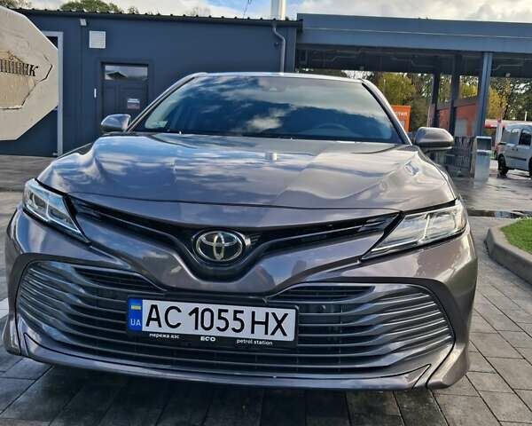 Тойота Камри 2017 в Луцке на Automoto.ua Серый Тойота Камри, объемом двигателя 2.49 л и пробегом 166 тыс. км за 18500 $, фото 8 на Automoto.ua