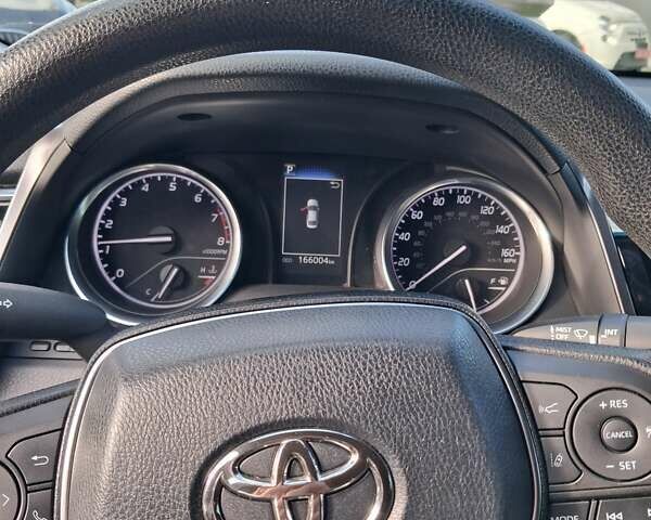 Тойота Камри 2017 в Луцке на Automoto.ua Серый Тойота Камри, объемом двигателя 2.49 л и пробегом 166 тыс. км за 18500 $, фото 3 на Automoto.ua