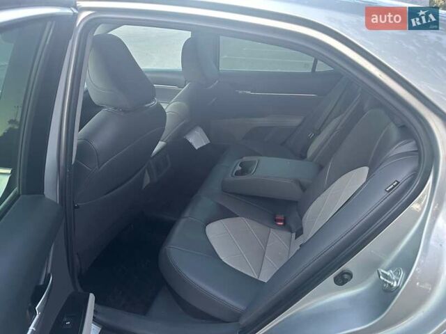 Серый Тойота Камри, объемом двигателя 2.49 л и пробегом 110 тыс. км за 21500 $, фото 2 на Automoto.ua