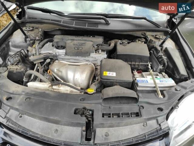 Серый Тойота Камри, объемом двигателя 2.5 л и пробегом 120 тыс. км за 13300 $, фото 7 на Automoto.ua
