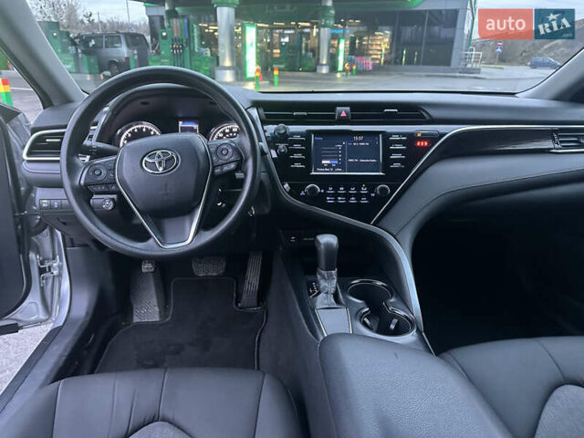 Серый Тойота Камри, объемом двигателя 2.49 л и пробегом 194 тыс. км за 16900 $, фото 20 на Automoto.ua