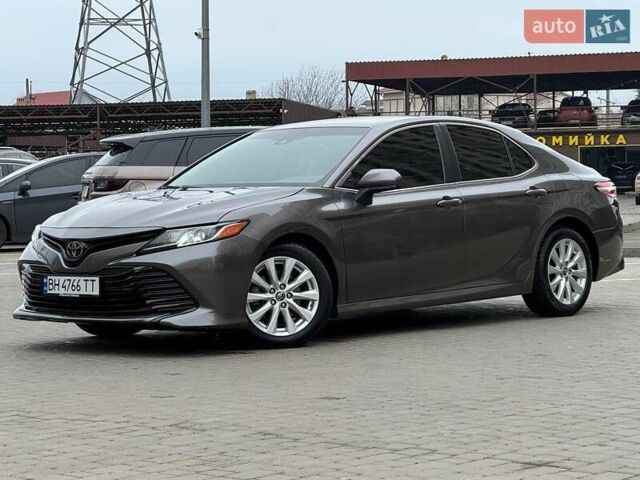 Серый Тойота Камри, объемом двигателя 2.49 л и пробегом 119 тыс. км за 17800 $, фото 6 на Automoto.ua