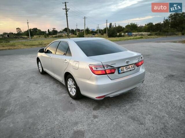 Серый Тойота Камри, объемом двигателя 2.49 л и пробегом 214 тыс. км за 18500 $, фото 10 на Automoto.ua