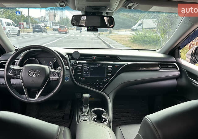 Тойота Камри 2017 в Киеве на Automoto.ua Серый Тойота Камри, объемом двигателя 2.49 л и пробегом 244 тыс. км за 21600 $, фото 5 на Automoto.ua