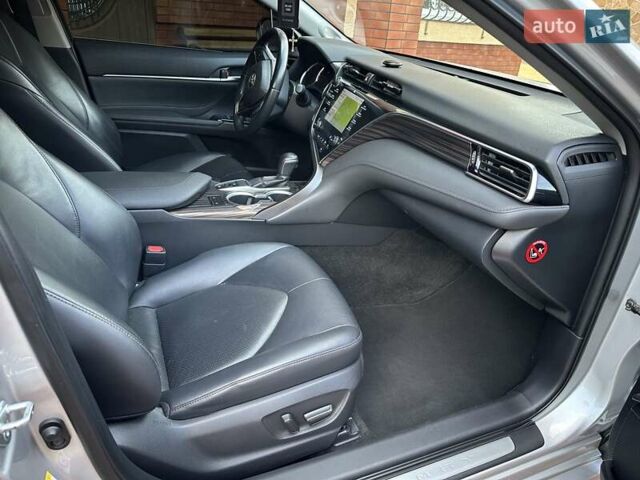 Серый Тойота Камри, объемом двигателя 2.49 л и пробегом 106 тыс. км за 24500 $, фото 23 на Automoto.ua