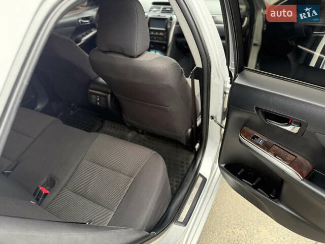 Серый Тойота Камри, объемом двигателя 2.49 л и пробегом 161 тыс. км за 16900 $, фото 9 на Automoto.ua
