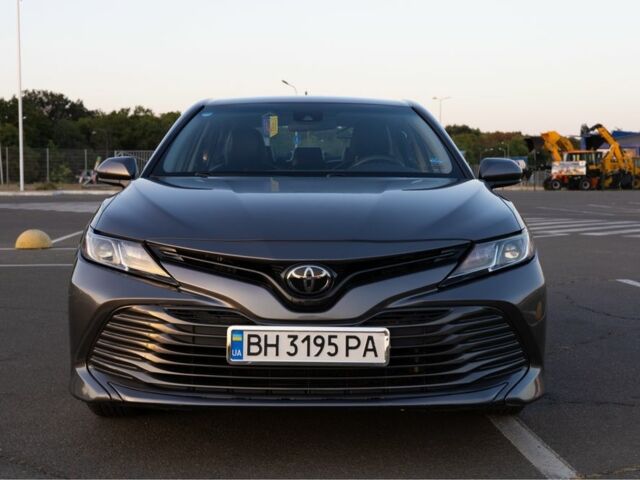 Серый Тойота Камри, объемом двигателя 2.5 л и пробегом 175 тыс. км за 18300 $, фото 1 на Automoto.ua