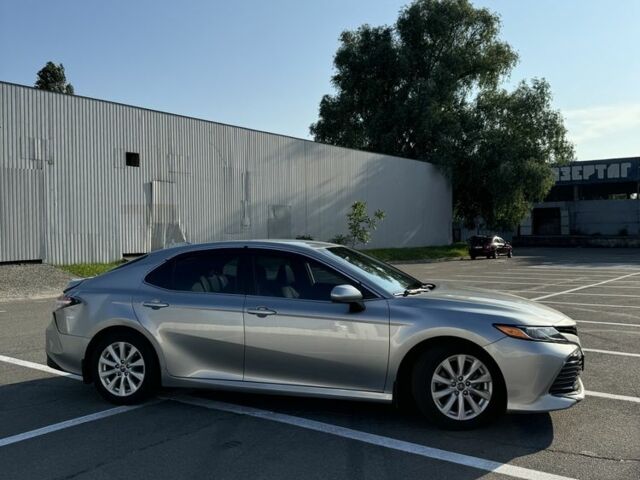 Сірий Тойота Камрі, об'ємом двигуна 2.5 л та пробігом 106 тис. км за 14899 $, фото 5 на Automoto.ua