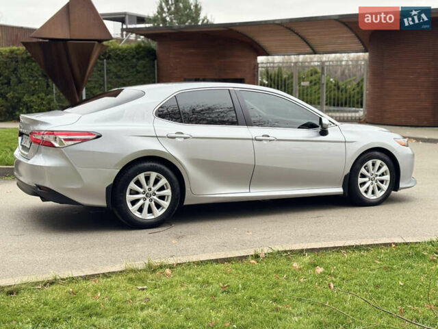 Серый Тойота Камри, объемом двигателя 2.49 л и пробегом 83 тыс. км за 18950 $, фото 6 на Automoto.ua