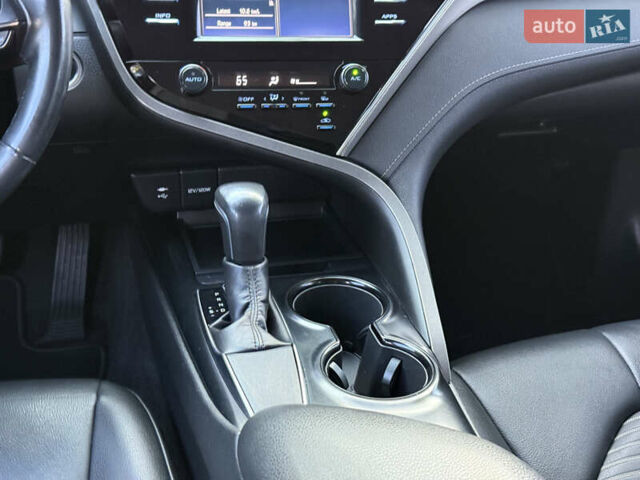 Сірий Тойота Камрі, об'ємом двигуна 2.49 л та пробігом 144 тис. км за 18200 $, фото 27 на Automoto.ua