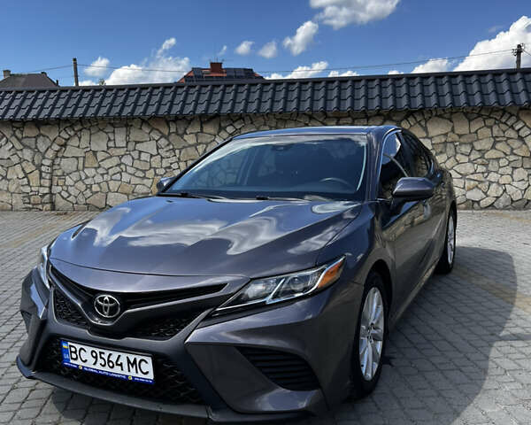 Сірий Тойота Камрі, об'ємом двигуна 2.49 л та пробігом 102 тис. км за 18700 $, фото 1 на Automoto.ua