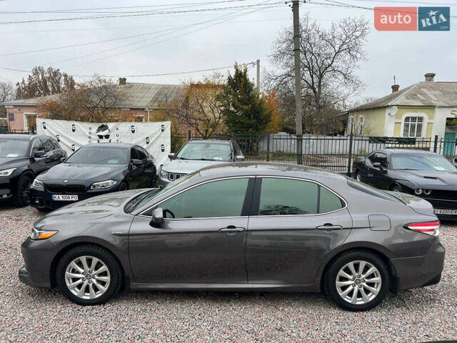 Серый Тойота Камри, объемом двигателя 2.5 л и пробегом 185 тыс. км за 21500 $, фото 7 на Automoto.ua