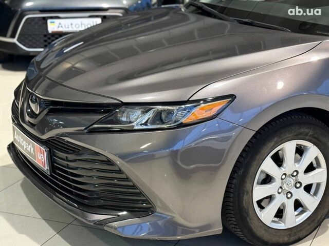 Сірий Тойота Камрі, об'ємом двигуна 2.5 л та пробігом 62 тис. км за 17990 $, фото 3 на Automoto.ua