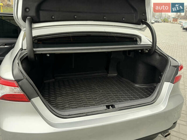 Серый Тойота Камри, объемом двигателя 2.49 л и пробегом 183 тыс. км за 17700 $, фото 26 на Automoto.ua