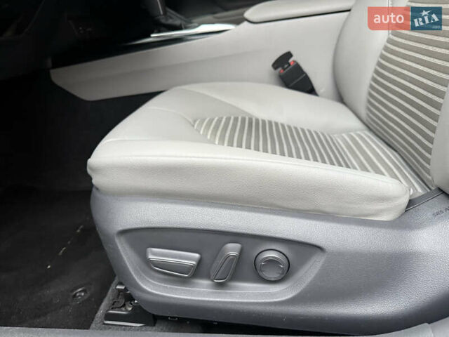 Серый Тойота Камри, объемом двигателя 2.49 л и пробегом 95 тыс. км за 23000 $, фото 17 на Automoto.ua