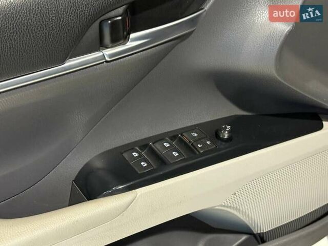 Сірий Тойота Камрі, об'ємом двигуна 2.5 л та пробігом 62 тис. км за 17990 $, фото 9 на Automoto.ua