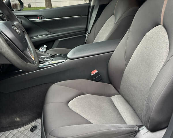 Серый Тойота Камри, объемом двигателя 2.49 л и пробегом 83 тыс. км за 18950 $, фото 13 на Automoto.ua