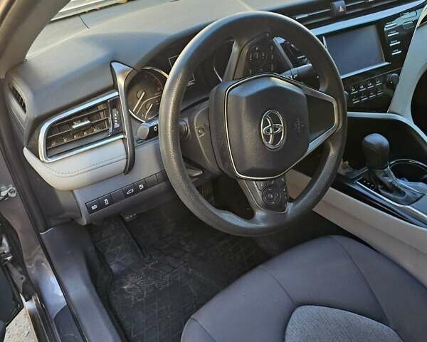 Серый Тойота Камри, объемом двигателя 2.49 л и пробегом 62 тыс. км за 18000 $, фото 18 на Automoto.ua