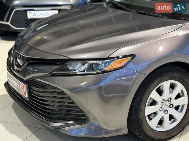 Сірий Тойота Камрі, об'ємом двигуна 2.5 л та пробігом 62 тис. км за 17990 $, фото 3 на Automoto.ua