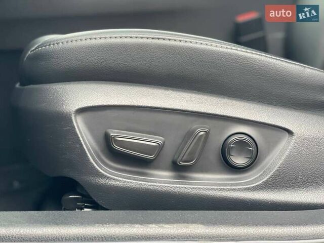 Серый Тойота Камри, объемом двигателя 3.46 л и пробегом 147 тыс. км за 23000 $, фото 14 на Automoto.ua