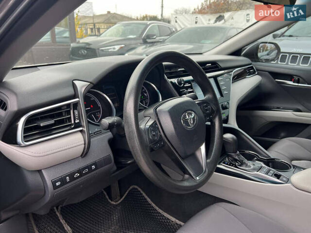 Серый Тойота Камри, объемом двигателя 2.5 л и пробегом 185 тыс. км за 21500 $, фото 17 на Automoto.ua