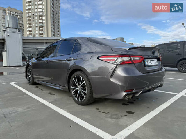 Тойота Камри 2018 в Киеве на Automoto.ua Серый Тойота Камри, объемом двигателя 2.49 л и пробегом 93 тыс. км за 25500 $, фото 7 на Automoto.ua