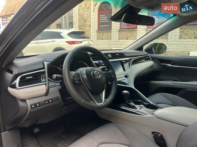 Тойота Камри 2018 в Белой Церкве на Automoto.ua Серый Тойота Камри, объемом двигателя 2.49 л и пробегом 81 тыс. км за 19000 $, фото 11 на Automoto.ua