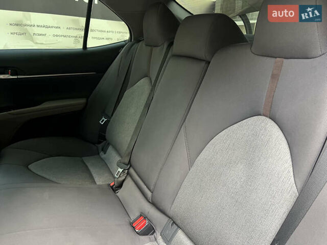 Тойота Камри 2018 в Белой Церкве на Automoto.ua Серый Тойота Камри, объемом двигателя 2.49 л и пробегом 81 тыс. км за 19000 $, фото 20 на Automoto.ua